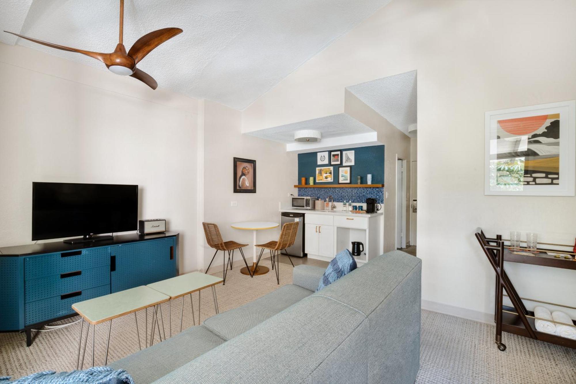 White Sands Hotel 3*